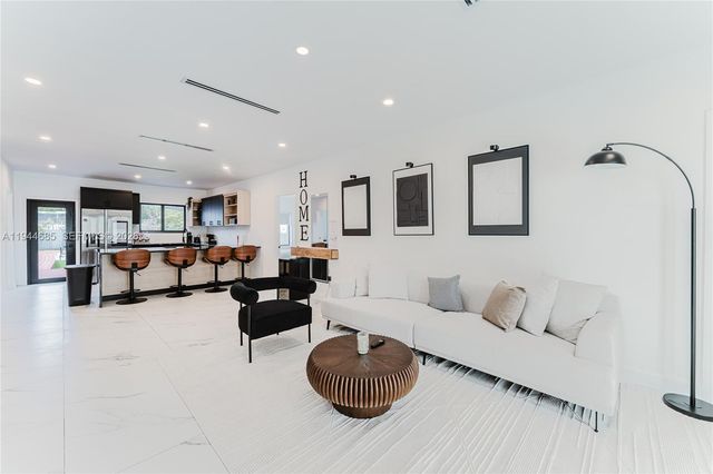 187 NW 53rd St, Miami, FL 33127