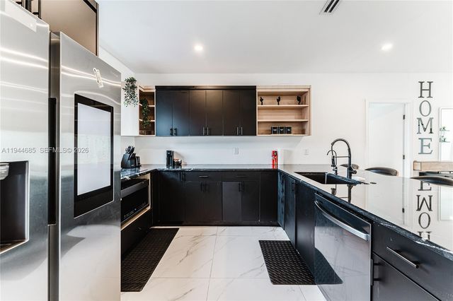 187 NW 53rd St, Miami, FL 33127