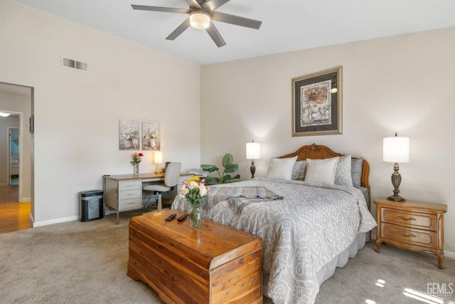 3328 El Encanto Court, Bakersfield, CA 93301