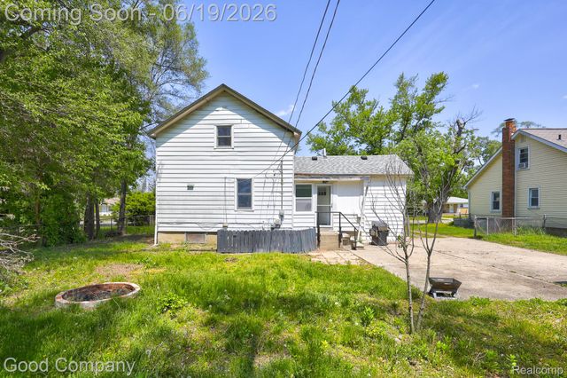 335 W Lincoln Avenue, Madison Heights, MI 48071