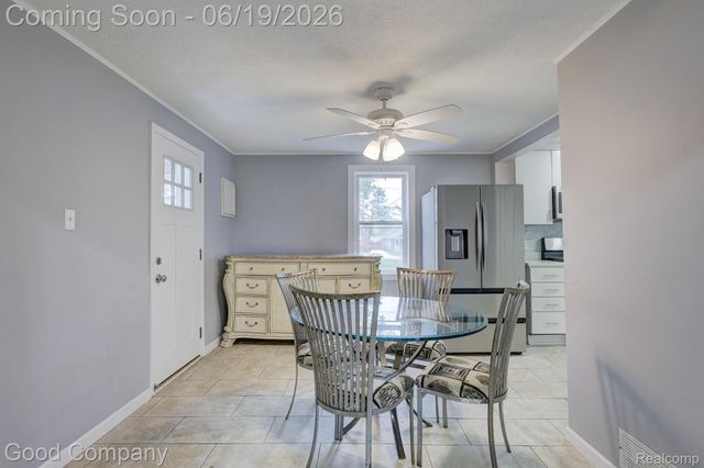335 W Lincoln Avenue, Madison Heights, MI 48071