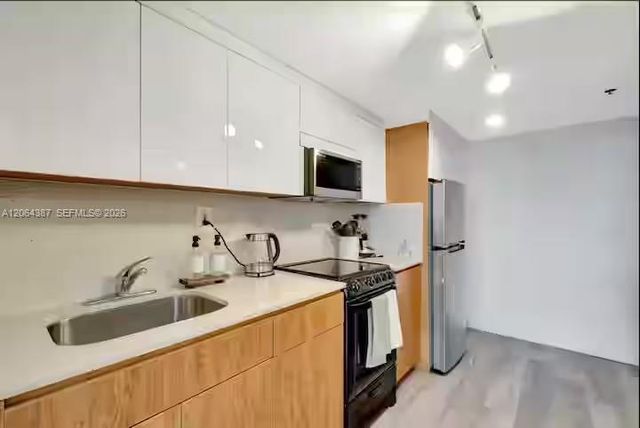 19201 Collins Avenue 540, Sunny Isles Beach, FL 33160
