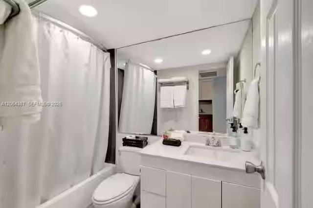 19201 Collins Avenue 540, Sunny Isles Beach, FL 33160