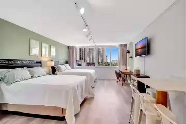 19201 Collins Avenue 540, Sunny Isles Beach, FL 33160