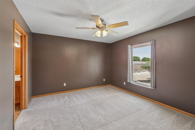 2153 NW 159th Street 60, Clive, IA 50325
