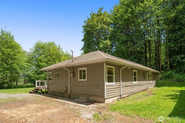 2703 25th Street SW, Puyallup, WA 98373