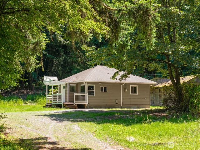 2703 25th Street SW, Puyallup, WA 98373