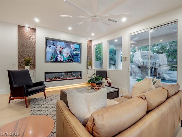 9705 Floweret Avenue, Las Vegas, NV 89117