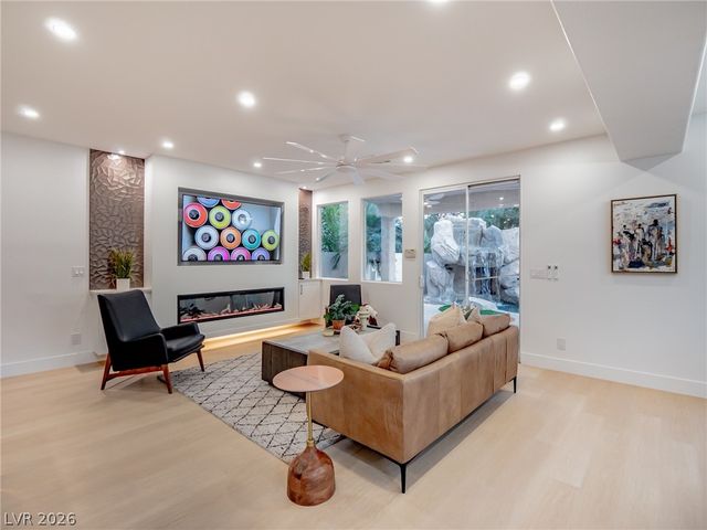 9705 Floweret Avenue, Las Vegas, NV 89117