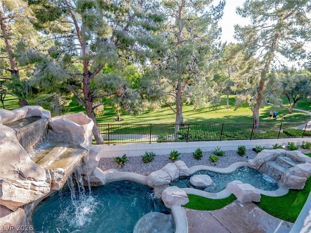 9705 Floweret Avenue, Las Vegas, NV 89117