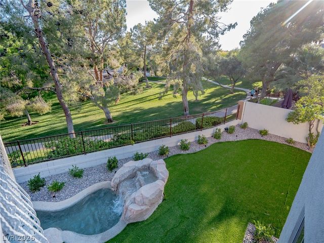 9705 Floweret Avenue, Las Vegas, NV 89117