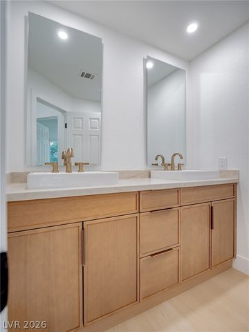 9705 Floweret Avenue, Las Vegas, NV 89117