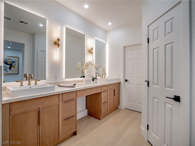 9705 Floweret Avenue, Las Vegas, NV 89117