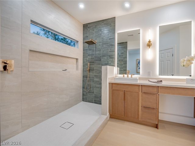 9705 Floweret Avenue, Las Vegas, NV 89117