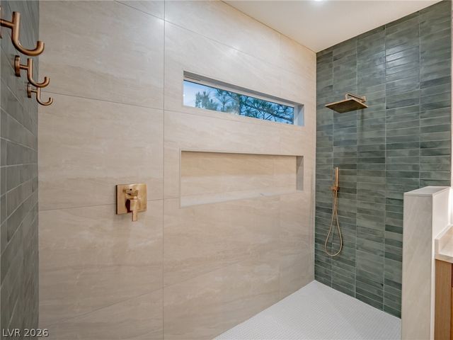 9705 Floweret Avenue, Las Vegas, NV 89117