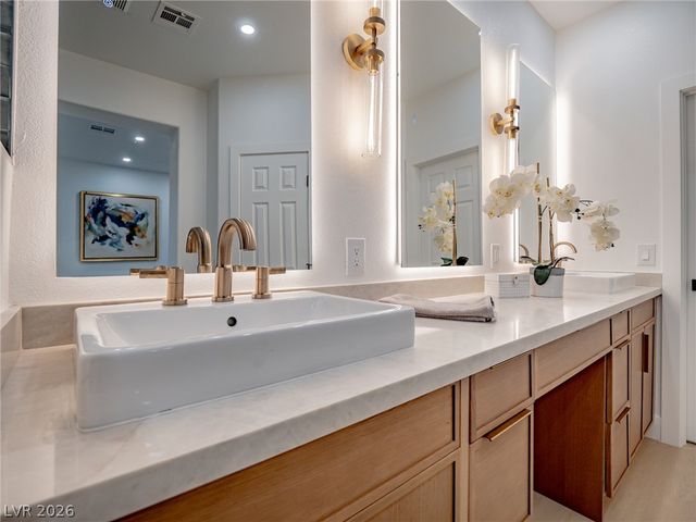 9705 Floweret Avenue, Las Vegas, NV 89117