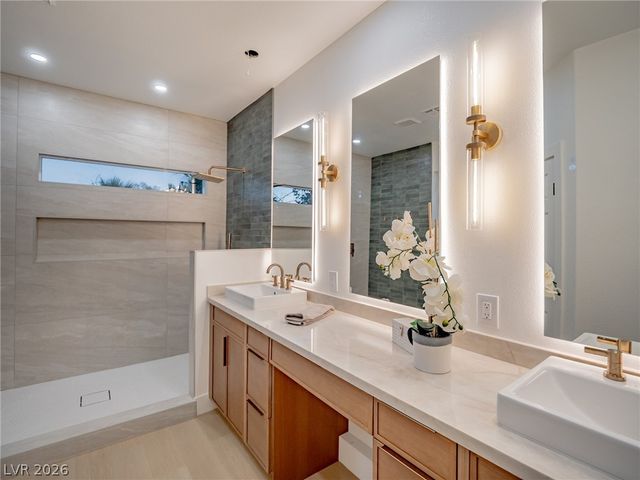 9705 Floweret Avenue, Las Vegas, NV 89117