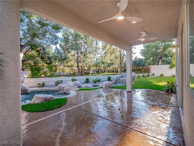 9705 Floweret Avenue, Las Vegas, NV 89117