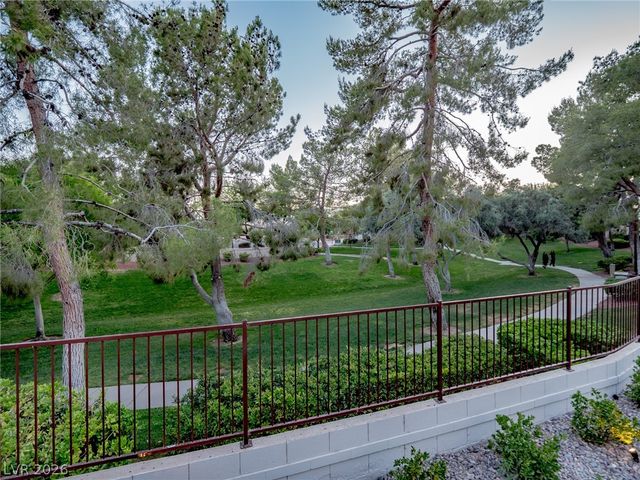 9705 Floweret Avenue, Las Vegas, NV 89117