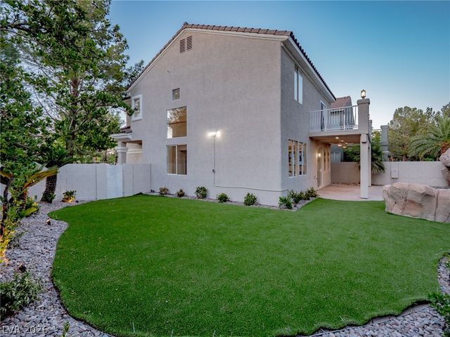 9705 Floweret Avenue, Las Vegas, NV 89117