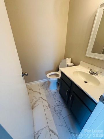 6137 Meadow Rose Lane, Charlotte, NC 28215