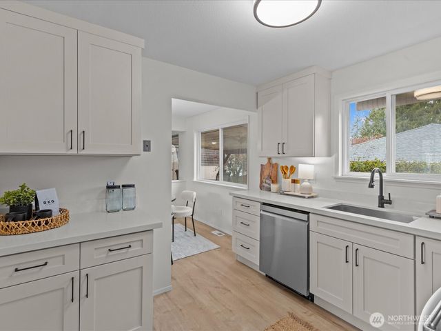 20405 119th Avenue SE, Kent, WA 98031