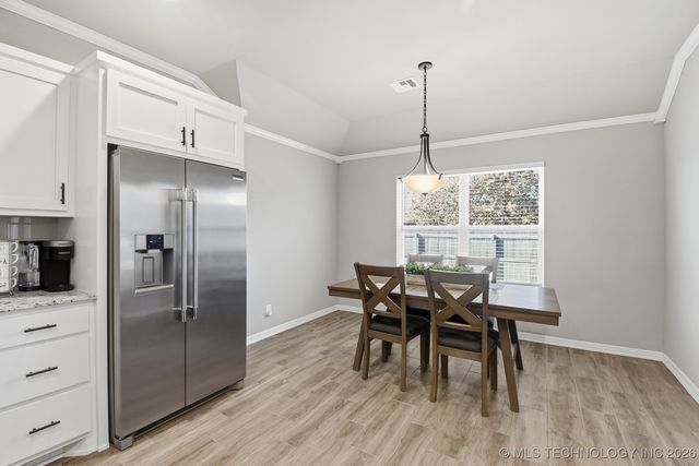 1140 S Javine Avenue, Skiatook, OK 74070