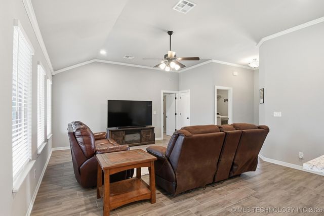 1140 S Javine Avenue, Skiatook, OK 74070