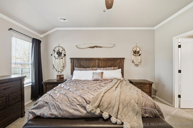 1140 S Javine Avenue, Skiatook, OK 74070