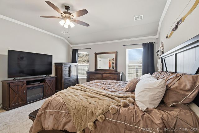 1140 S Javine Avenue, Skiatook, OK 74070