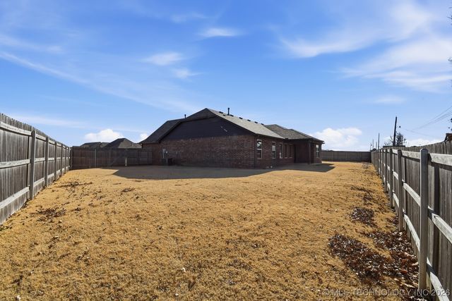 1140 S Javine Avenue, Skiatook, OK 74070