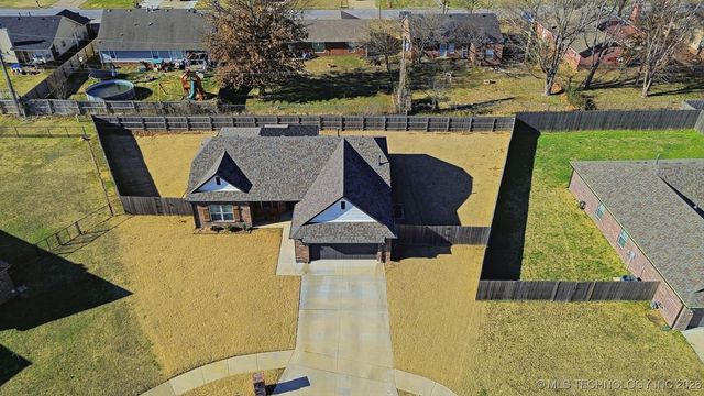 1140 S Javine Avenue, Skiatook, OK 74070