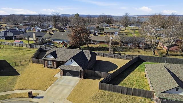 1140 S Javine Avenue, Skiatook, OK 74070