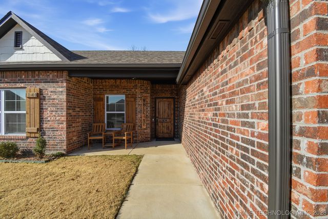 1140 S Javine Avenue, Skiatook, OK 74070