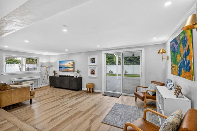 410 SW 55th Ave, Plantation, FL 33317