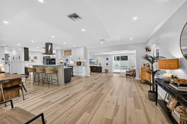 410 SW 55th Ave, Plantation, FL 33317