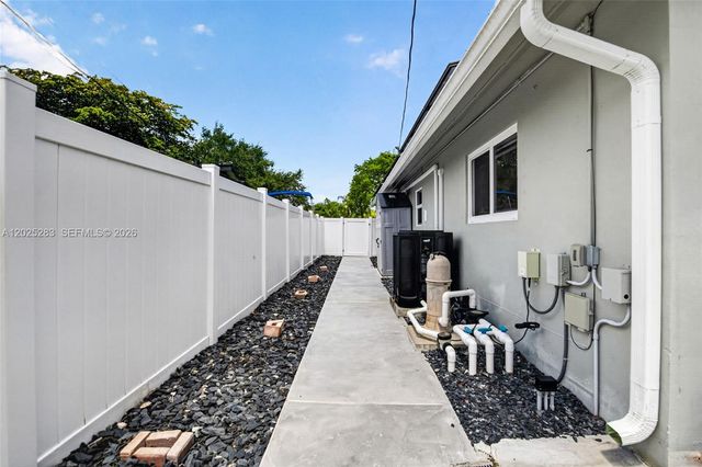 410 SW 55th Ave, Plantation, FL 33317