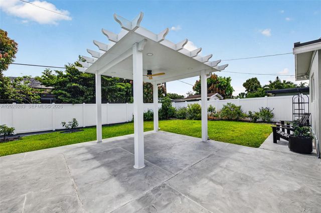 410 SW 55th Ave, Plantation, FL 33317