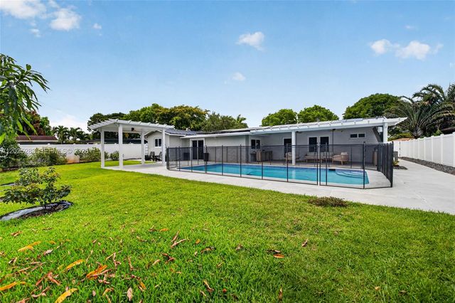 410 SW 55th Ave, Plantation, FL 33317