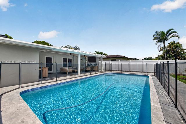 410 SW 55th Ave, Plantation, FL 33317