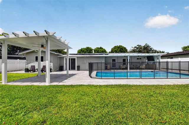 410 SW 55th Ave, Plantation, FL 33317