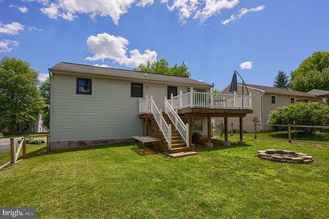 1070 HOLLY LN, Denver, PA 17517