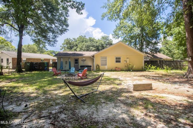 120 Yellowstone Circle, Ocean Springs, MS 39564
