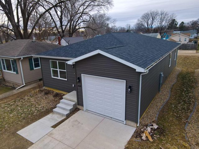 610 Wallgate Avenue, Waterloo, IA 50701