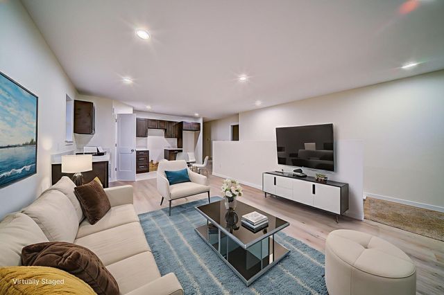 610 Wallgate Avenue, Waterloo, IA 50701