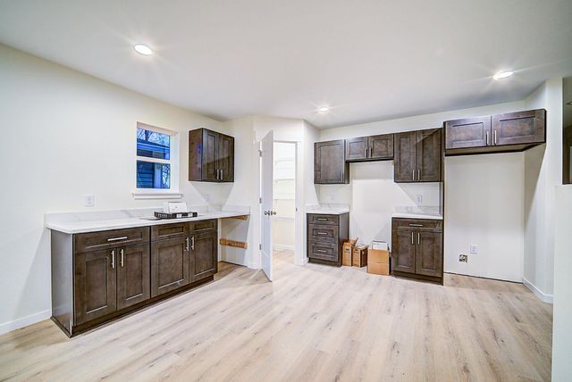 610 Wallgate Avenue, Waterloo, IA 50701