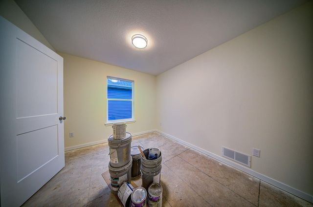 610 Wallgate Avenue, Waterloo, IA 50701