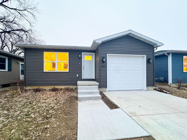 610 Wallgate Avenue, Waterloo, IA 50701