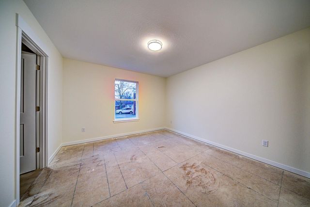 610 Wallgate Avenue, Waterloo, IA 50701