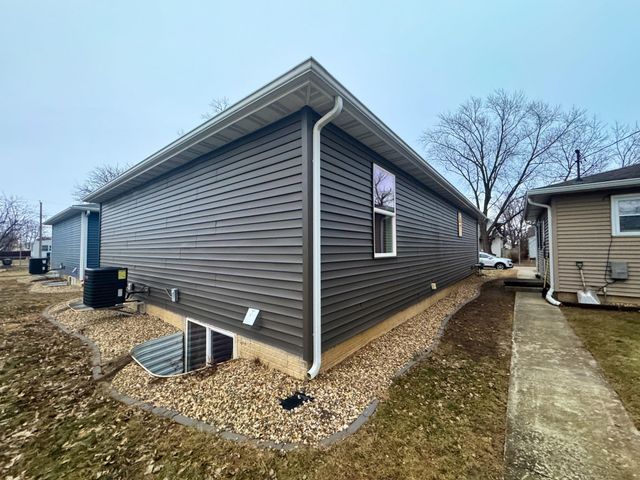 610 Wallgate Avenue, Waterloo, IA 50701